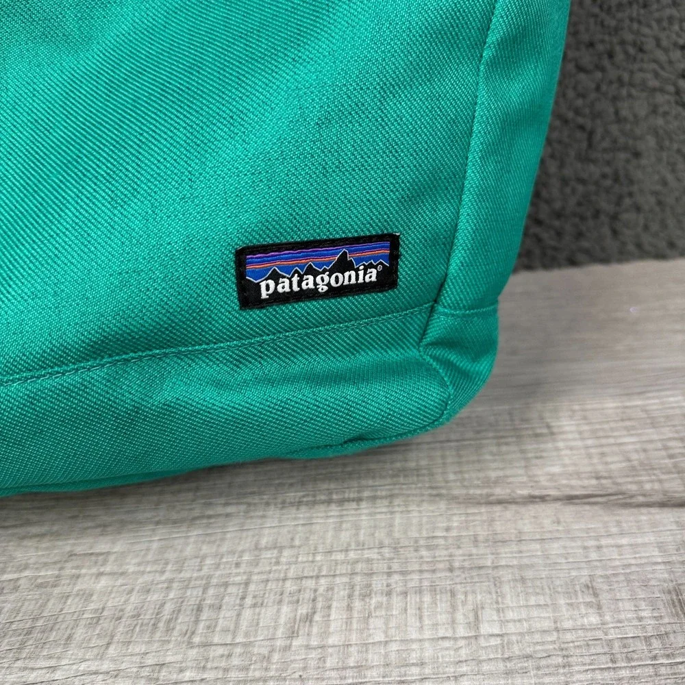 Patagonia Transport Tote 20L Green Laptop Bag Travel Briefcase Padded 49460‎